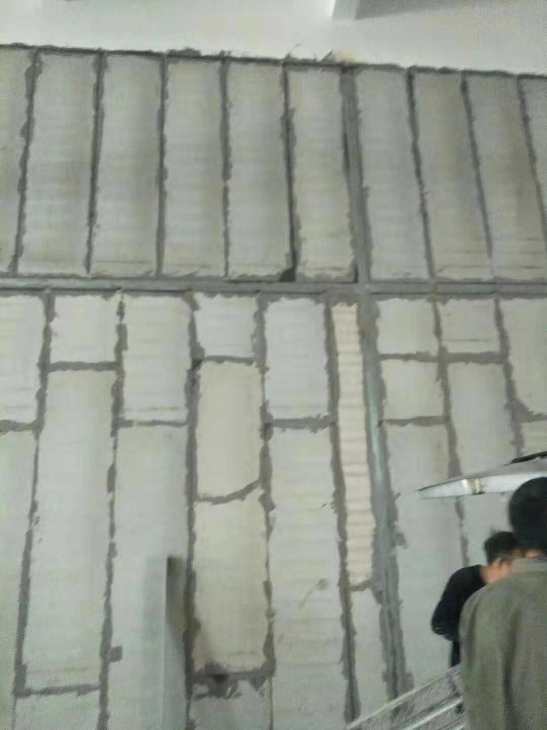 河南復(fù)合夾芯墻板廠家